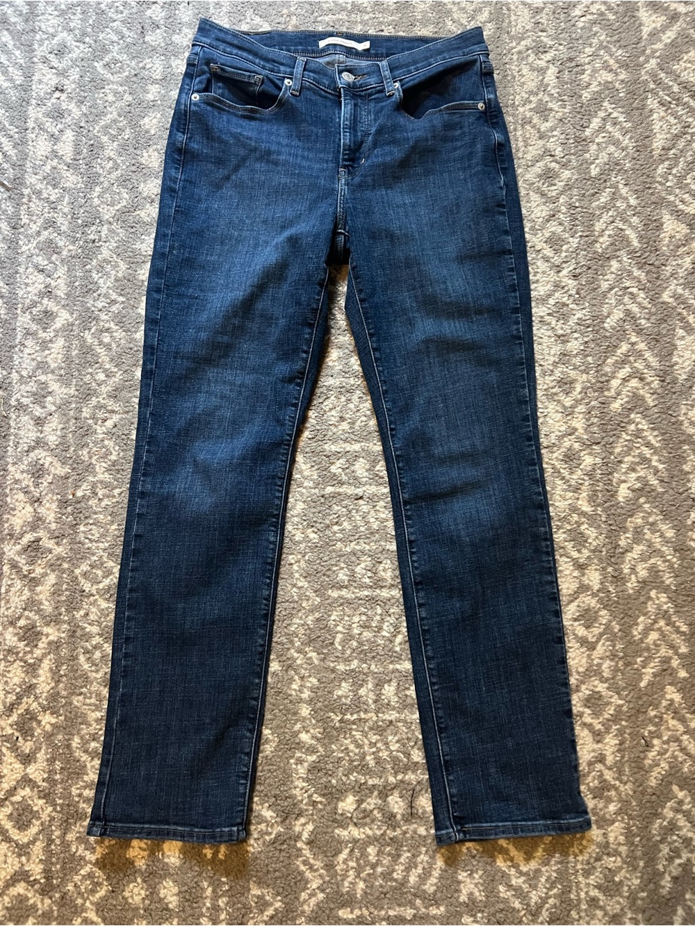 Levi's Women's Dark Blue Straight-Leg Jeans size 6 (Q301)